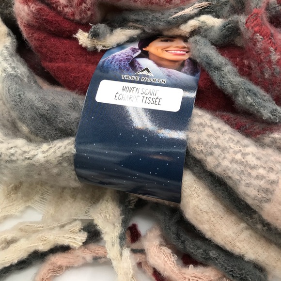 NWT True North Woven Soft Scarf with Fringe - Picture 3 of 7